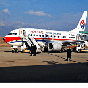云冈航空货运航空快运业稳步发展的原因是什么？
